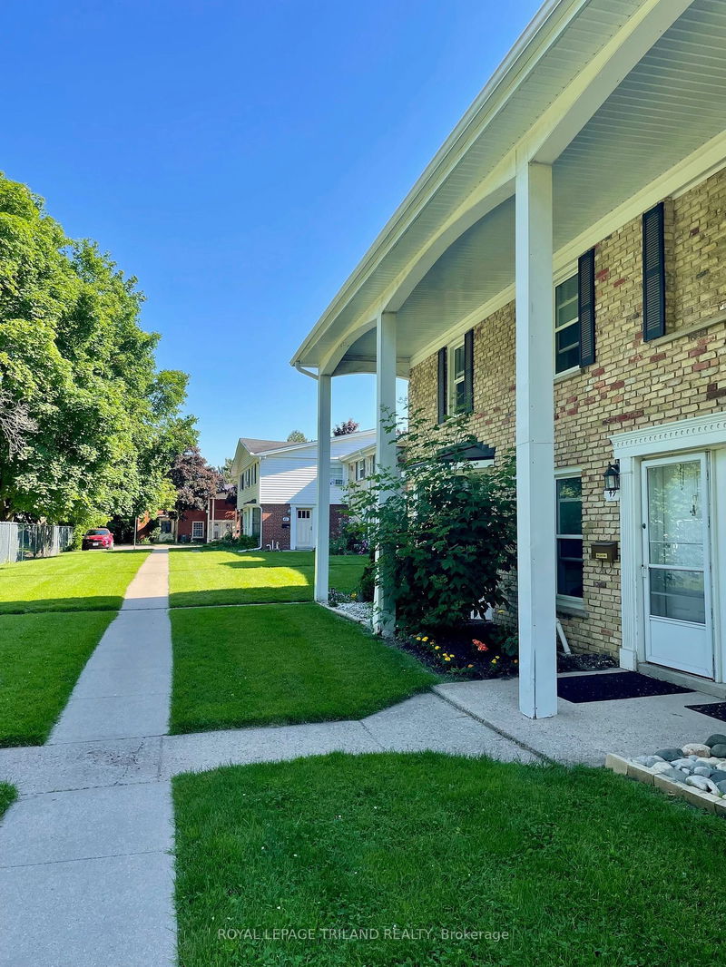 home for sale on 49 Arbour Glen Crescent