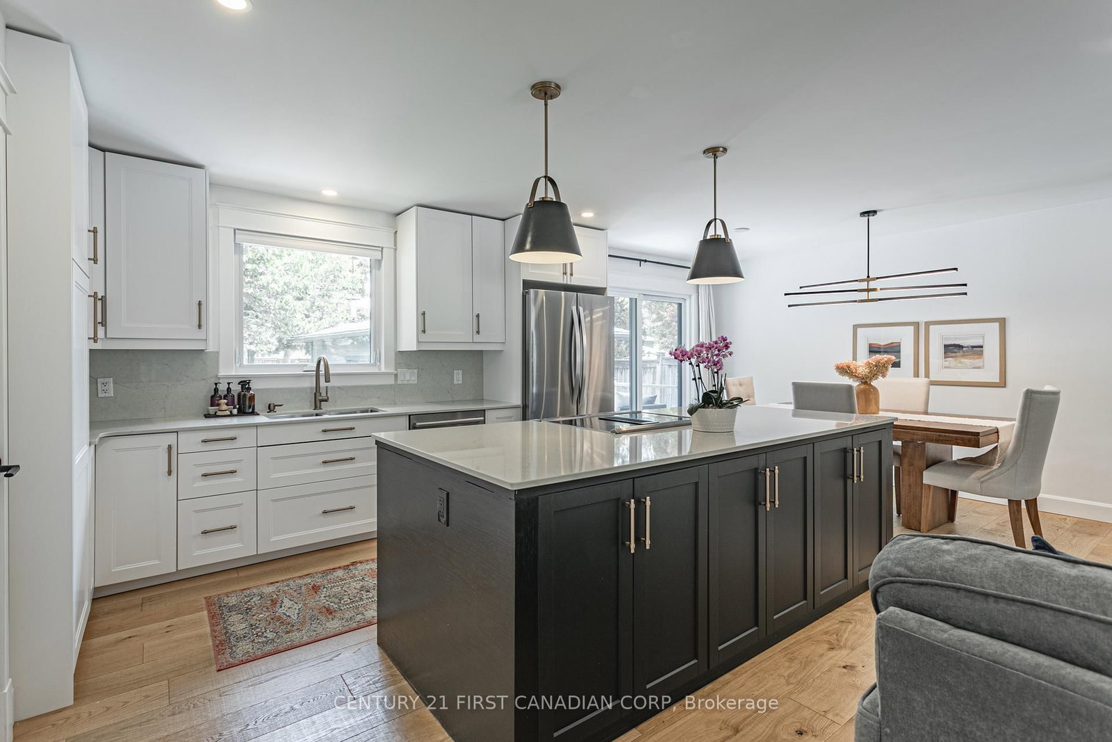 Listing Image 7