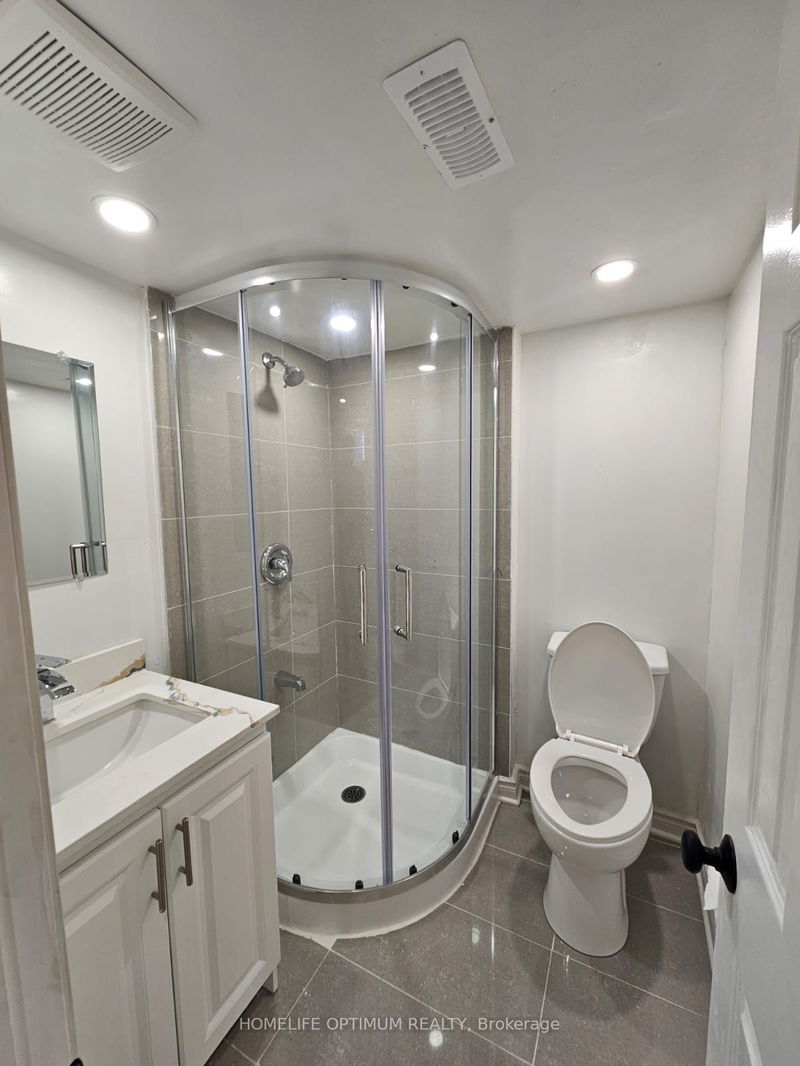 home for lease on 6 Crossbridge Avenue E