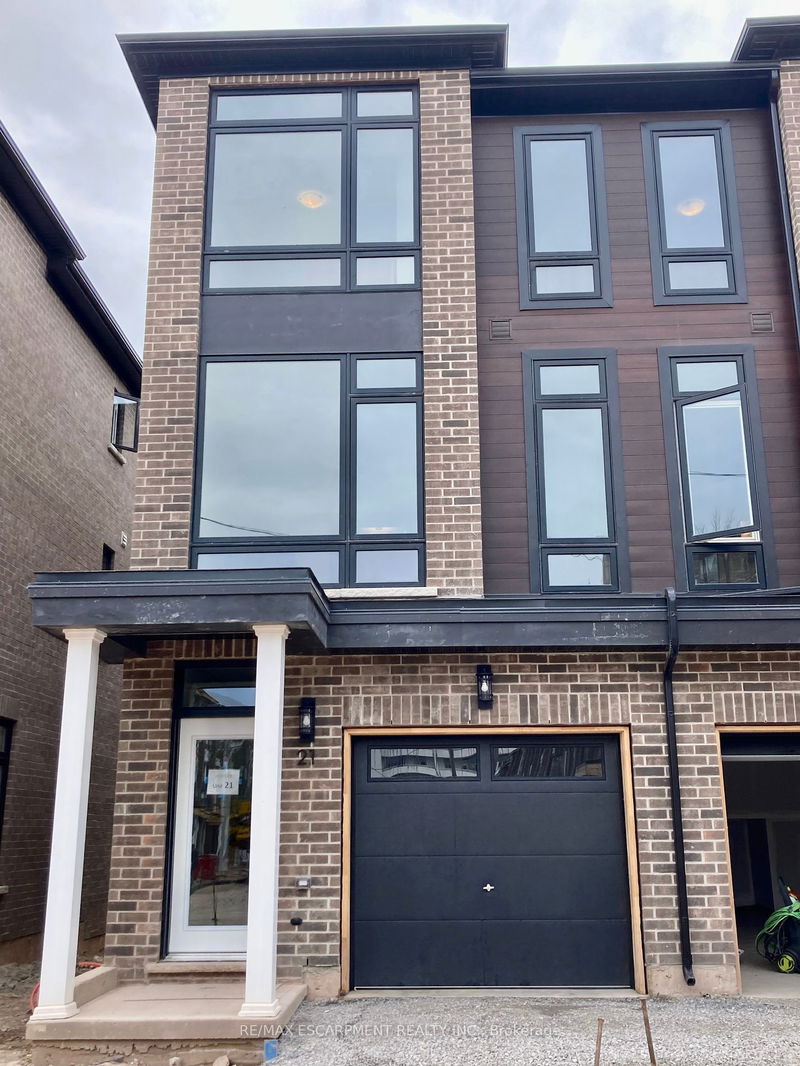 home for lease on 21-270 Melvin Avenue