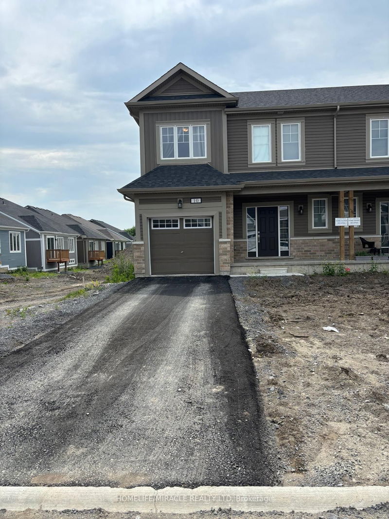 home for lease on 10 Golf Links Drive