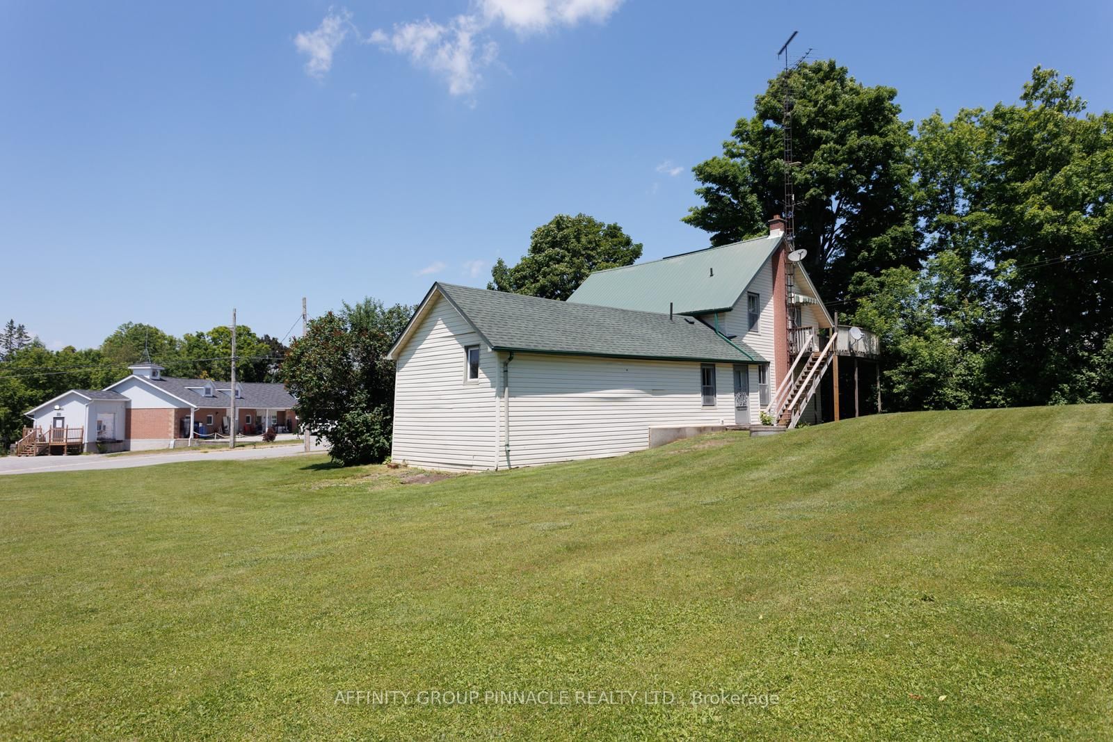 Listing Image 6