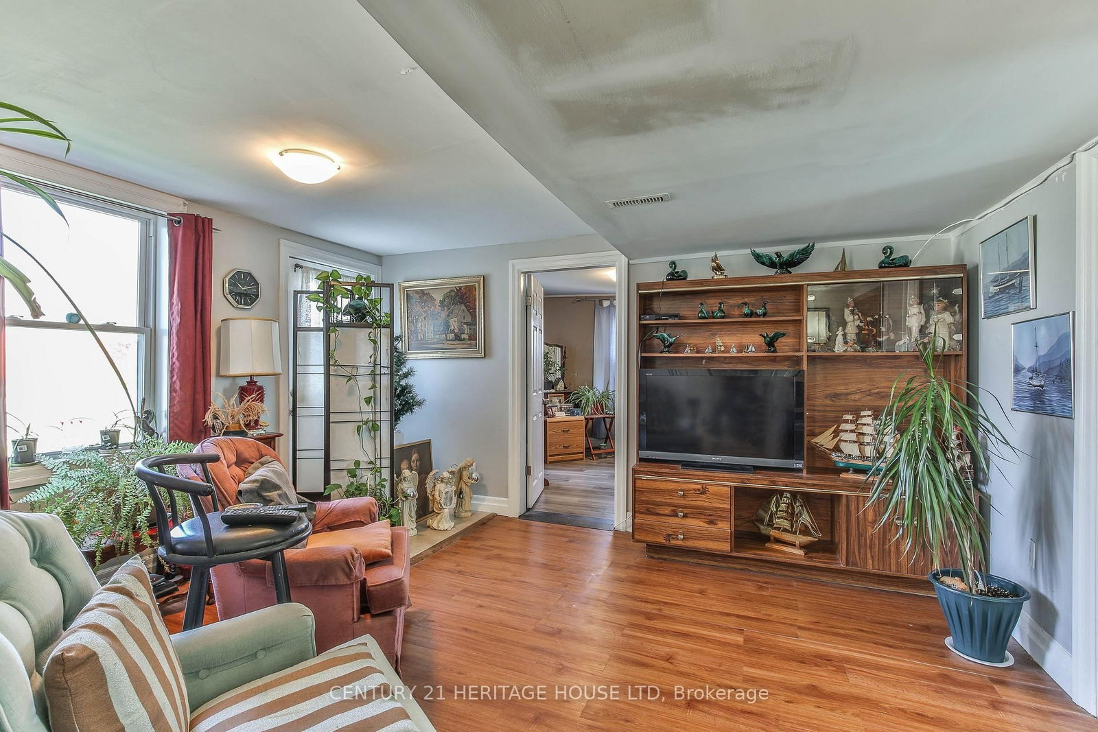 Listing Image 7