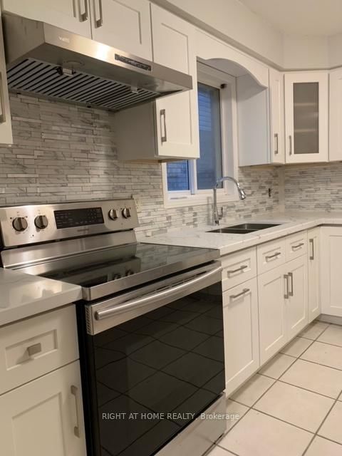 385 Havendale Cres, Waterloo, N2T 2T4 | Image 2