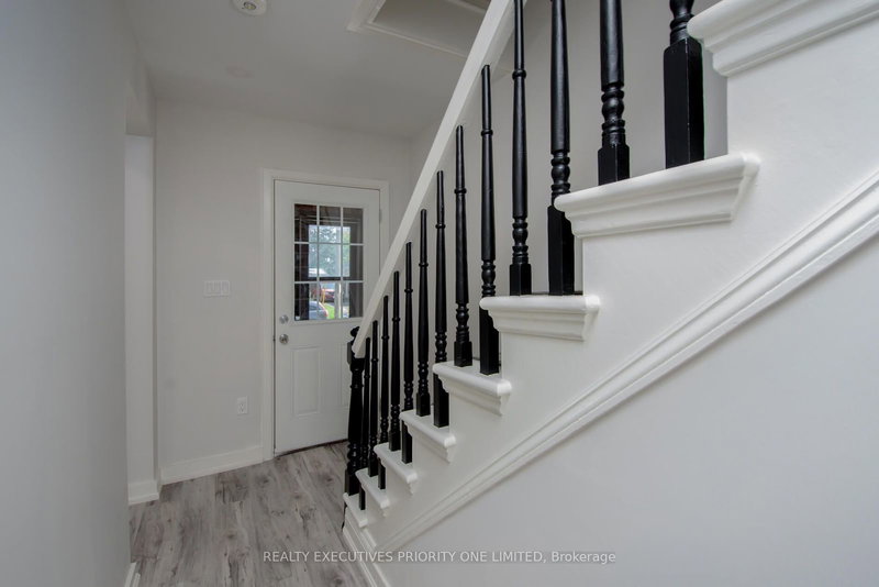 152 Main St W, Shelburne, L0N 1S3 | Image 3