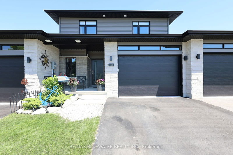 home for sale on 584 Albert Street