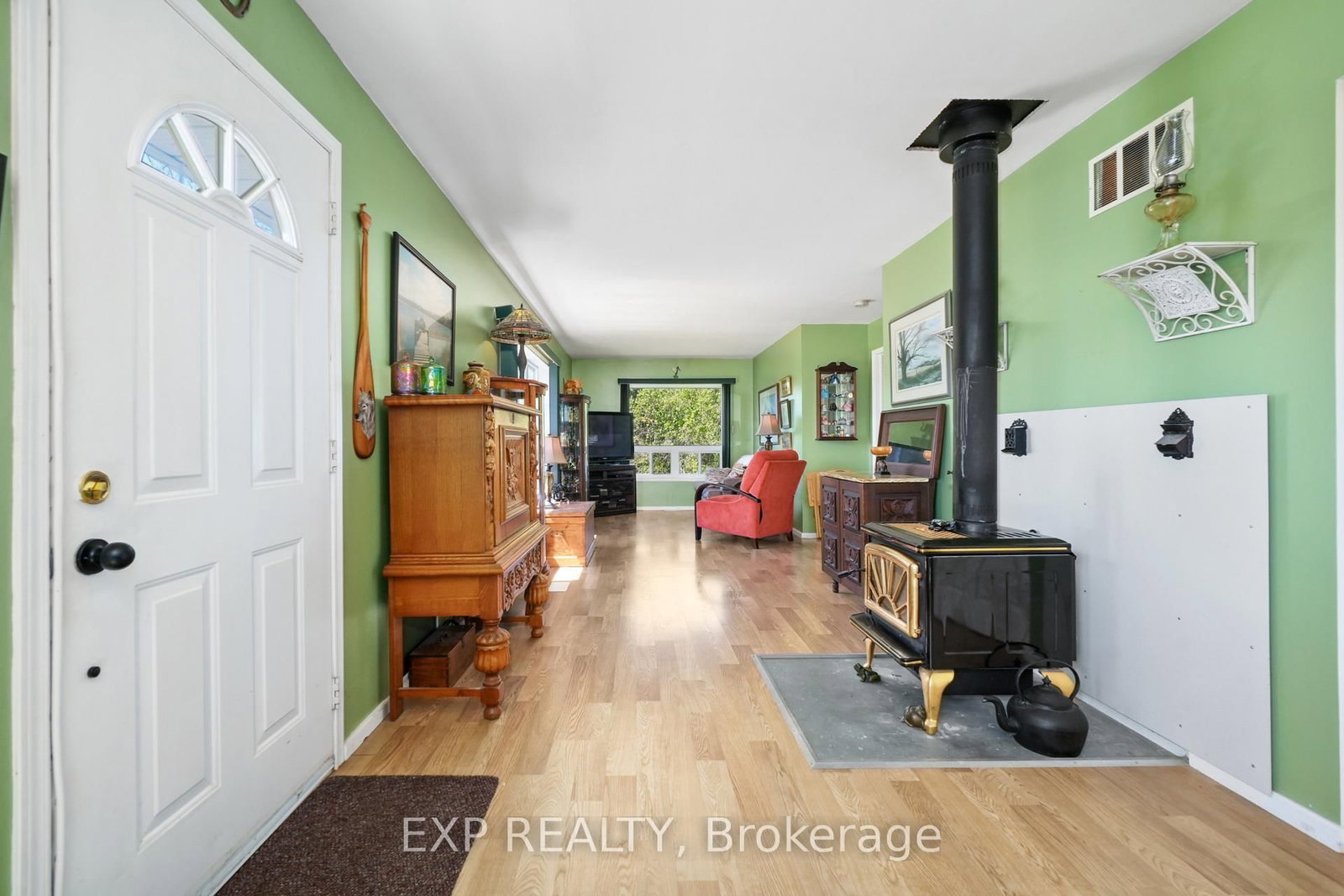 Listing Image 9