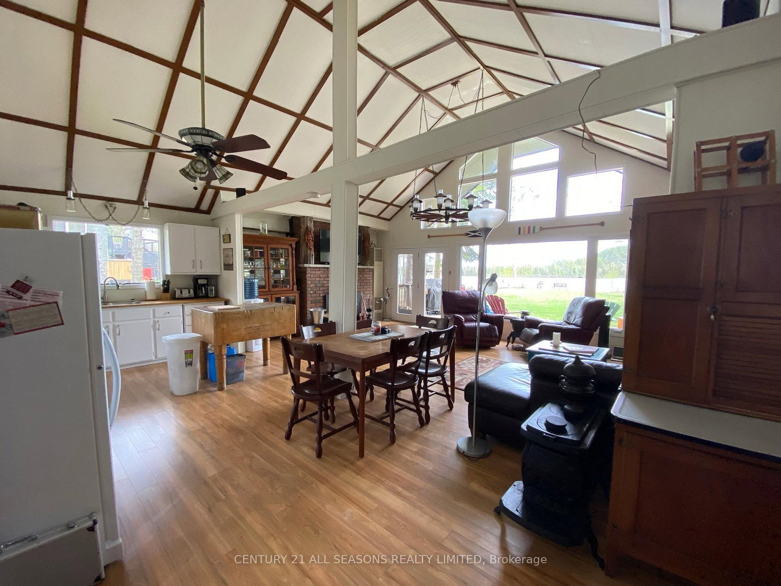 Listing Image 8