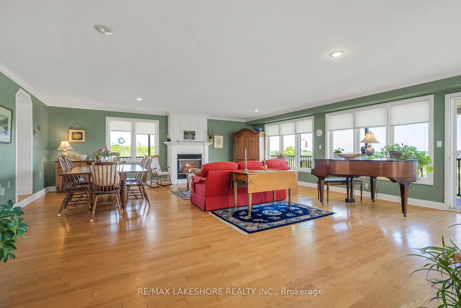 Listing Image 7