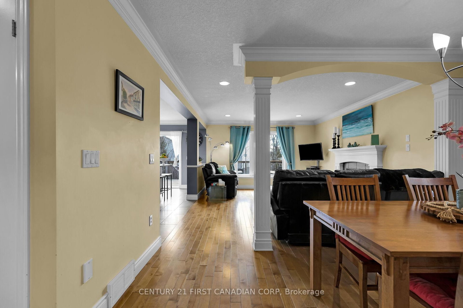 Listing Image 7