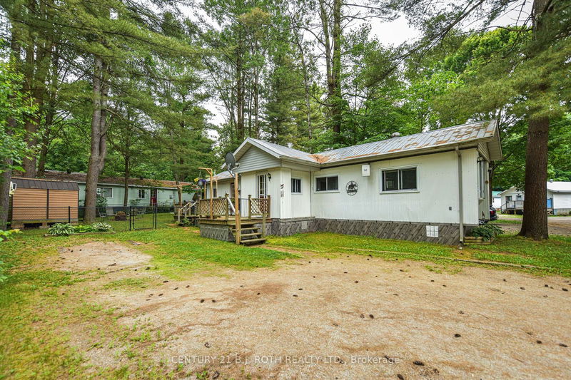 1047 Four Seasons Rd  Gravenhurst, P0E 1N0 | Image 1