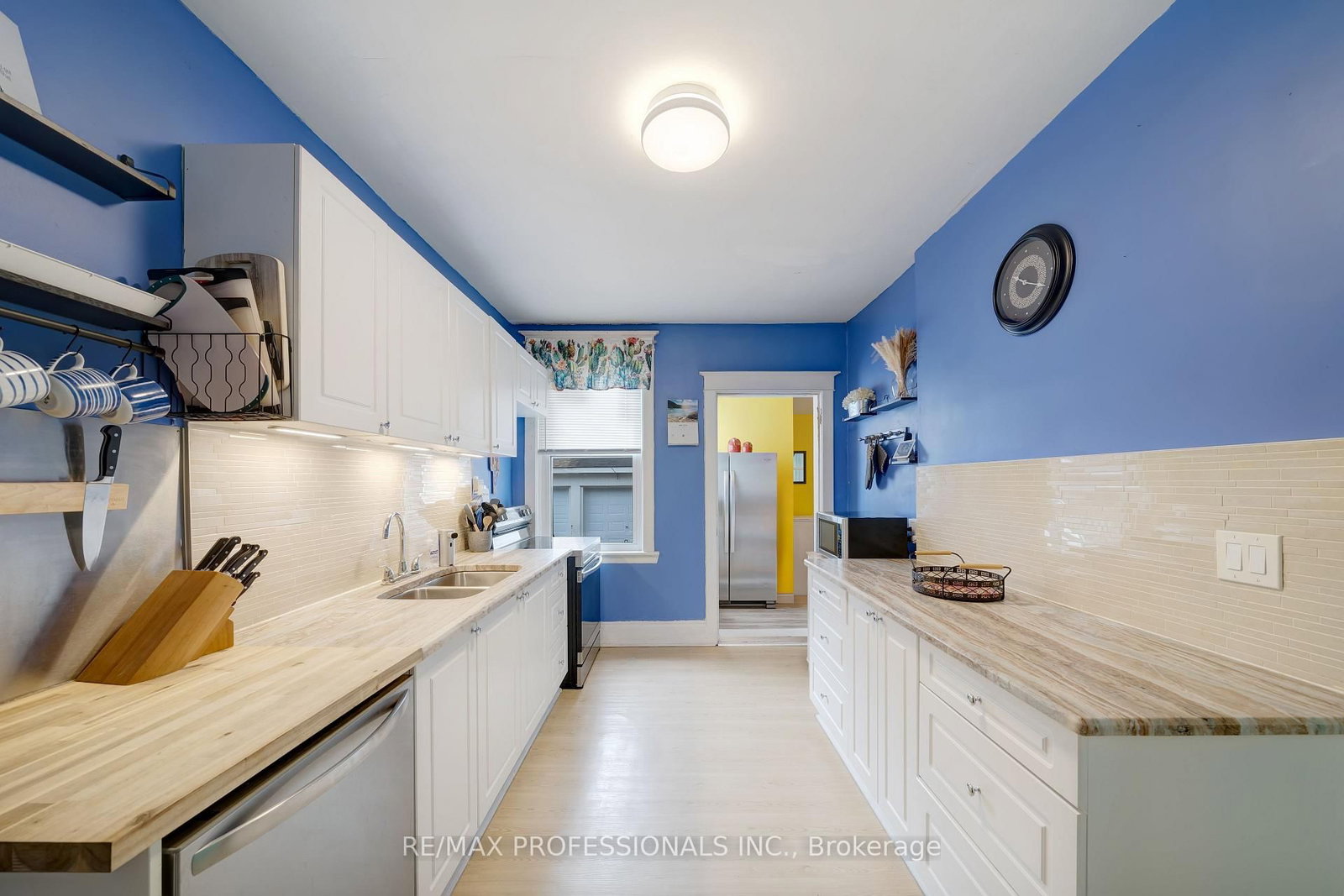 Listing Image 5