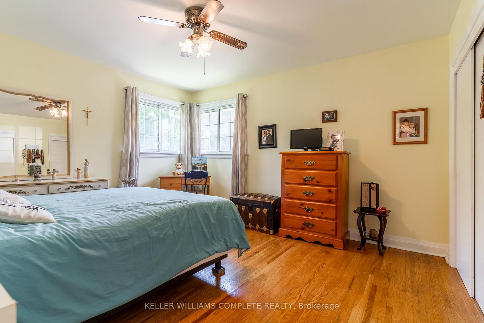 Listing Image 7