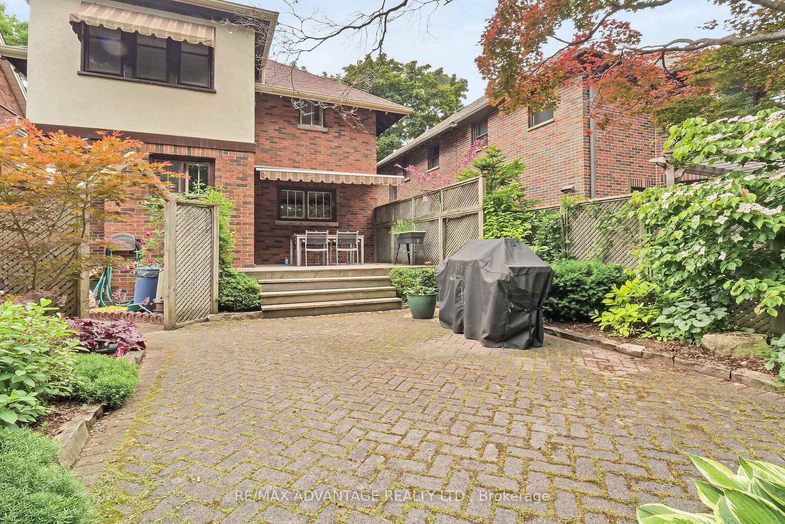 Listing Image 4