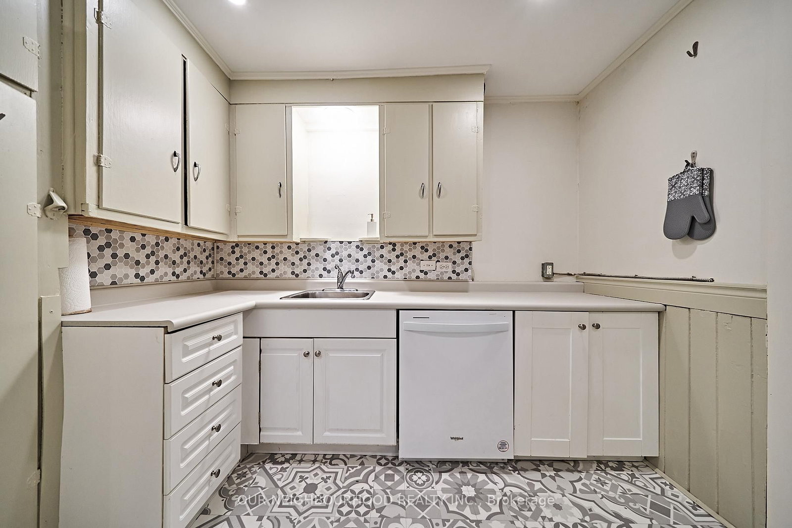 Listing Image 7