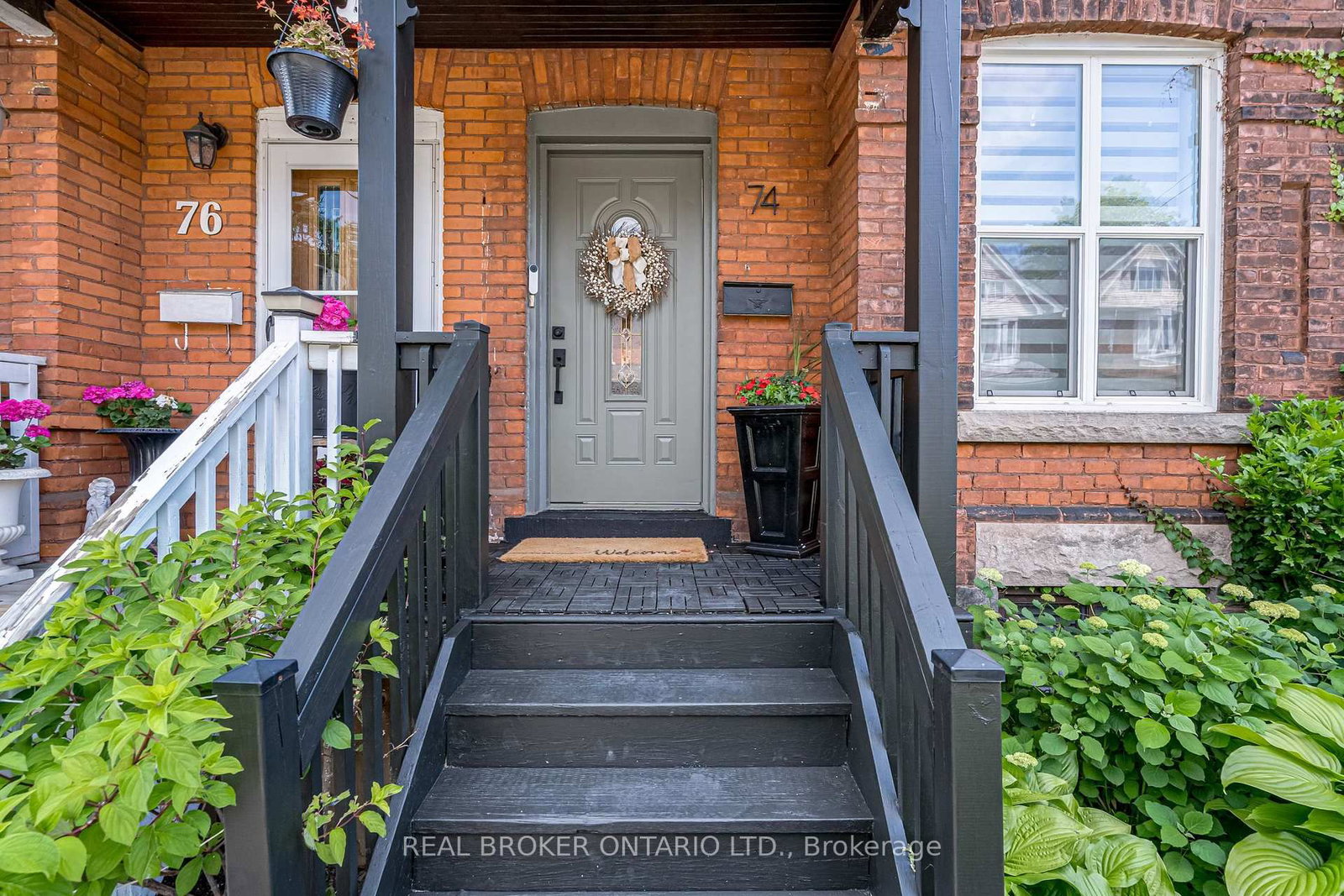 Listing Image 4