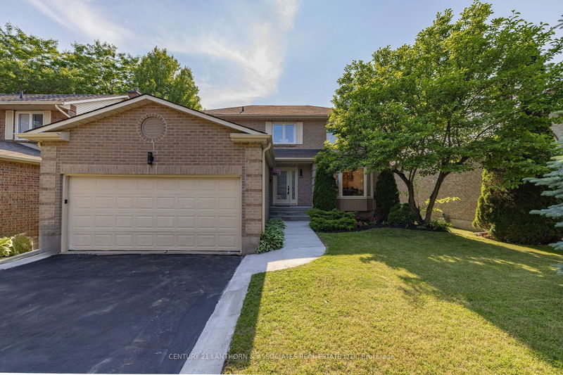 home for sale on 28 Collegeview Crescent
