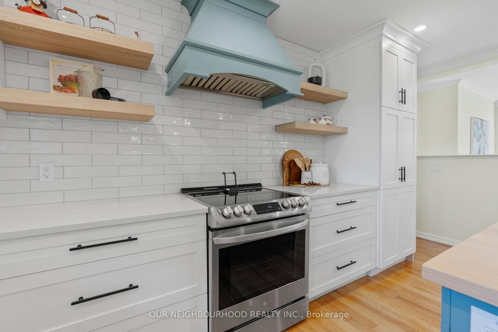 Listing Image 10