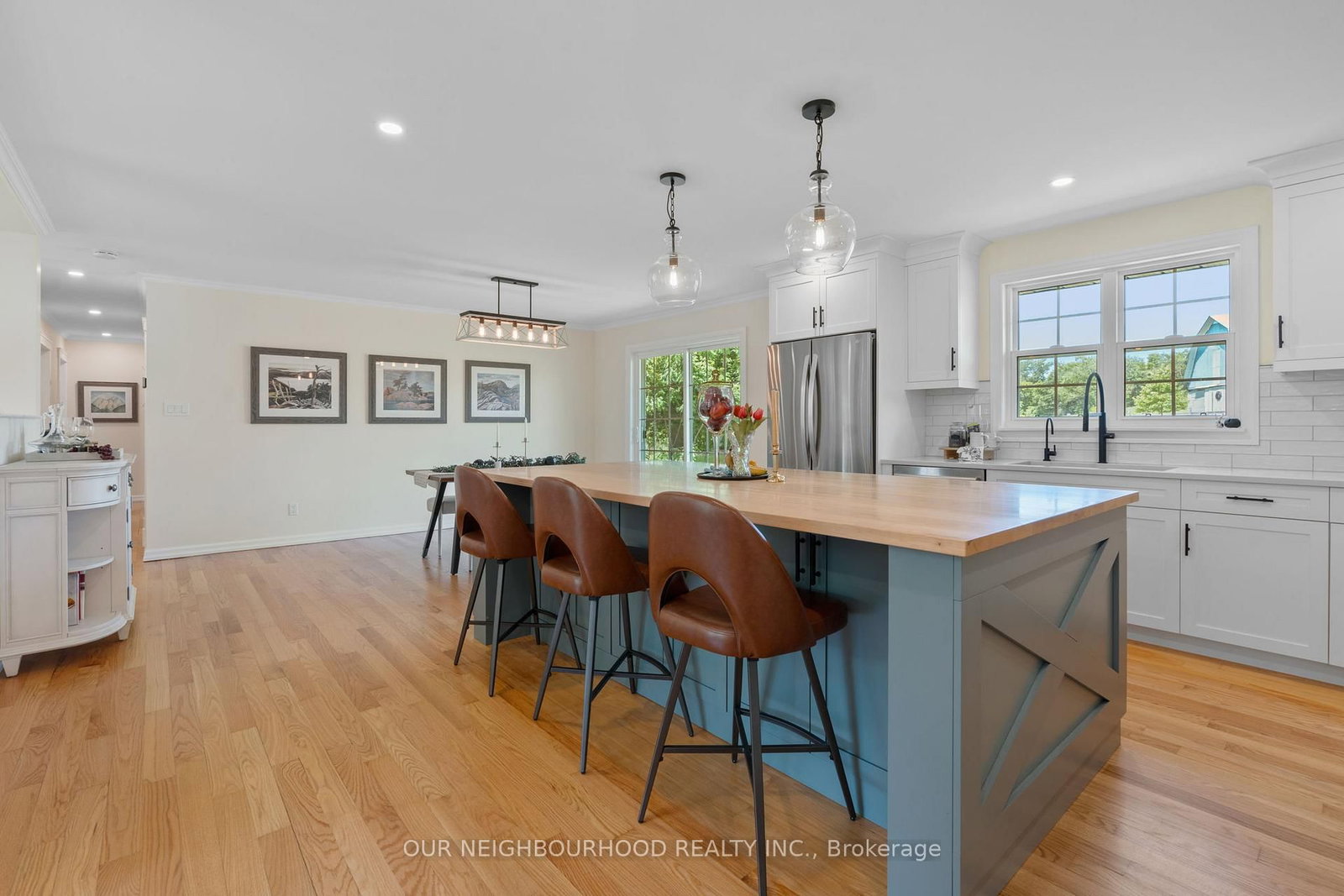 Listing Image 12