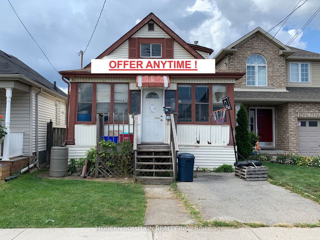 87 Robins Avenue