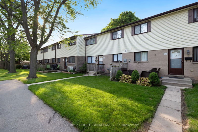home for lease on 14-825 Dundalk Drive N