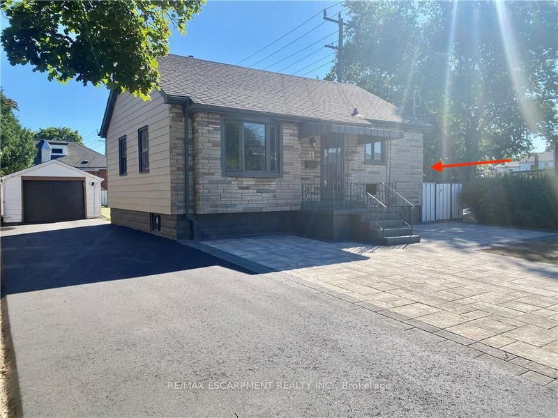 home for lease on Lower-11 Randall Avenue