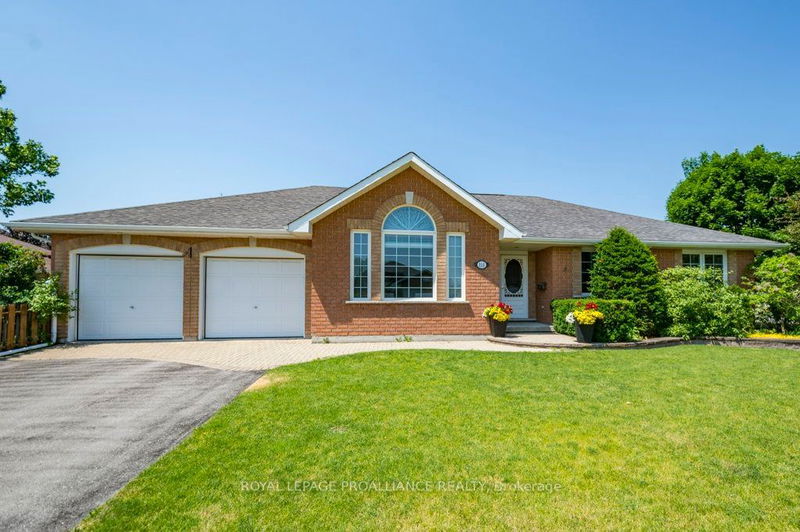 home for sale on 111 Hickory Grve