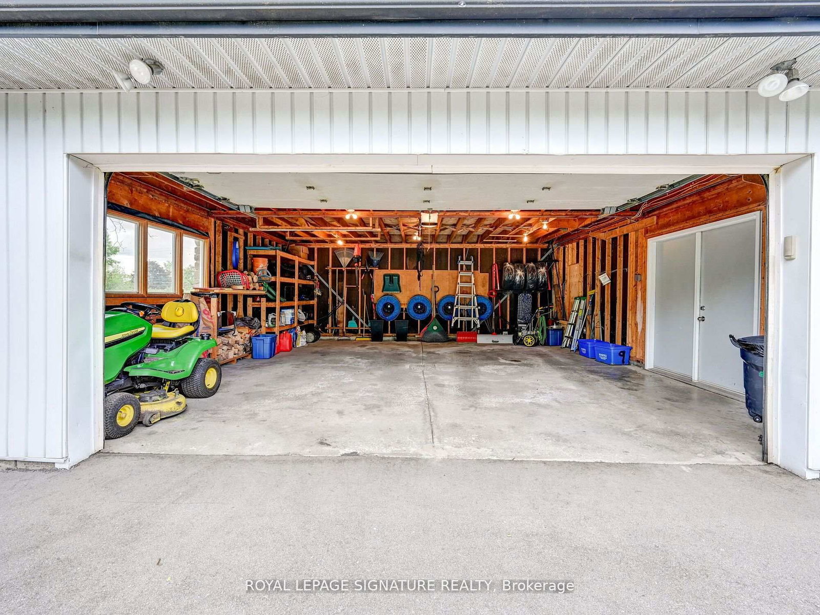 Listing Image 32