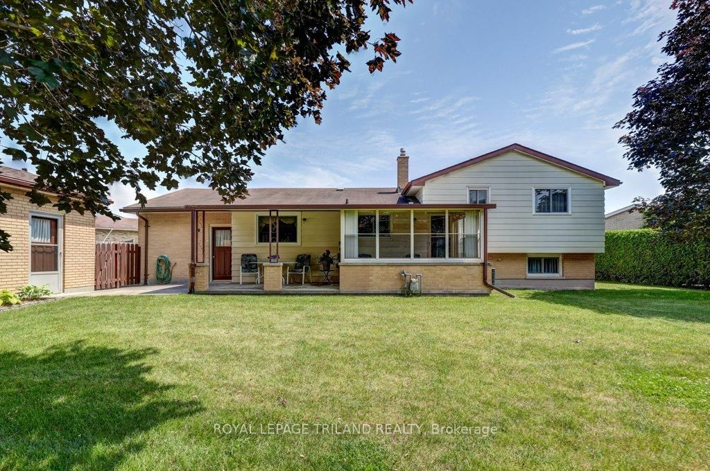 Listing Image 7