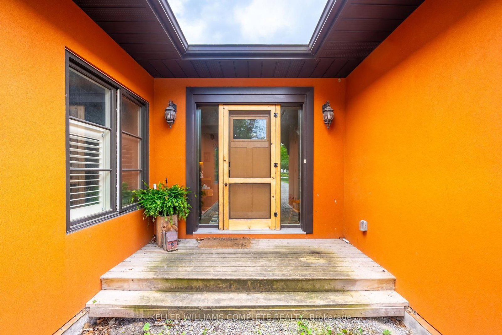 Listing Image 7