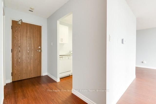 1515 - 45 Pond Mills Rd, London South, N5Z 4W5 | Image 3