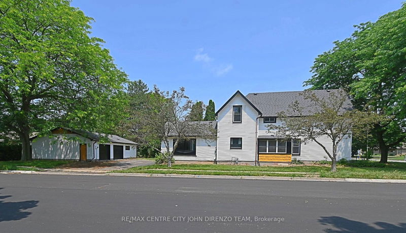 home for sale on 358 John Street S