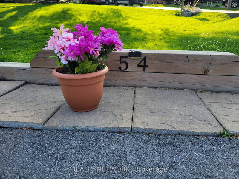 54 Valley Rd N, St. Catharines, L2S 1Y6 | Image 3