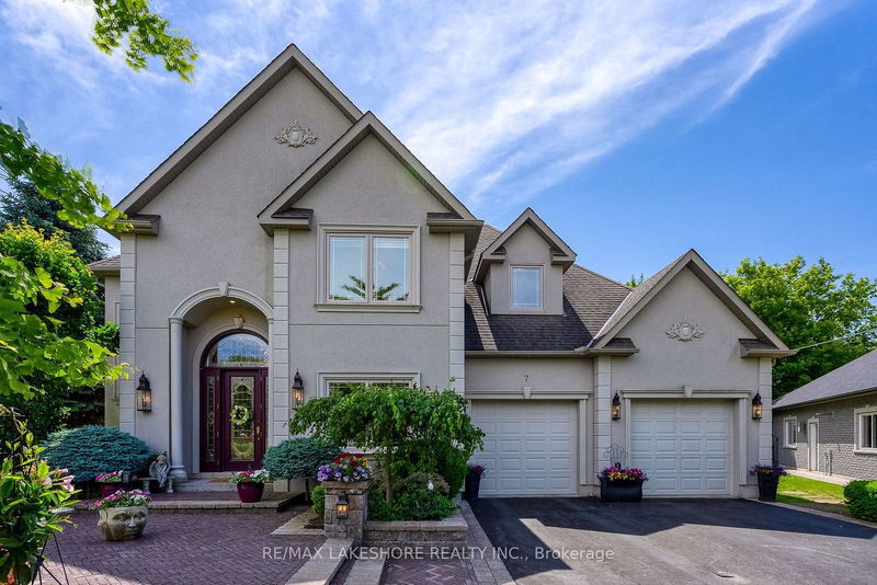home for sale on 7 HENDERSON Lane