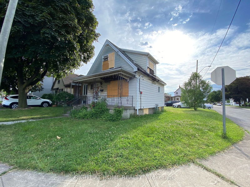 home for sale on 351 Strathearne Avenue