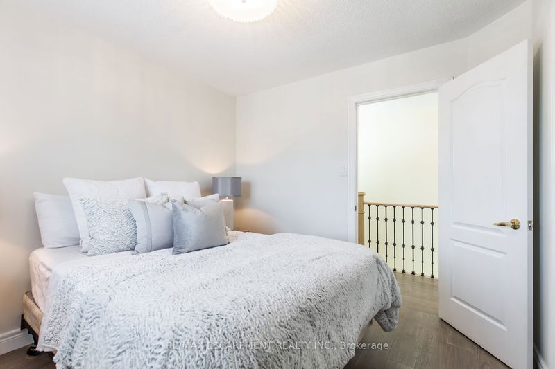 109 Peachwood Cres  Hamilton, L8E 5Z7 | Image 21