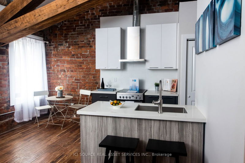 home for lease on 403-85 King Street E