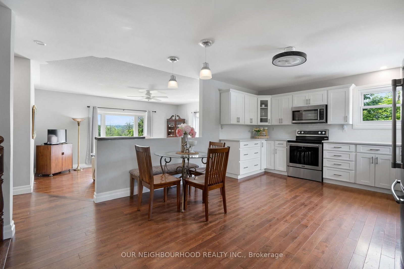Listing Image 7
