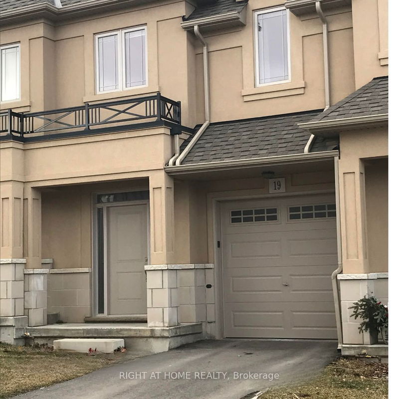 home for lease on 19 Sonoma Valley Crescent