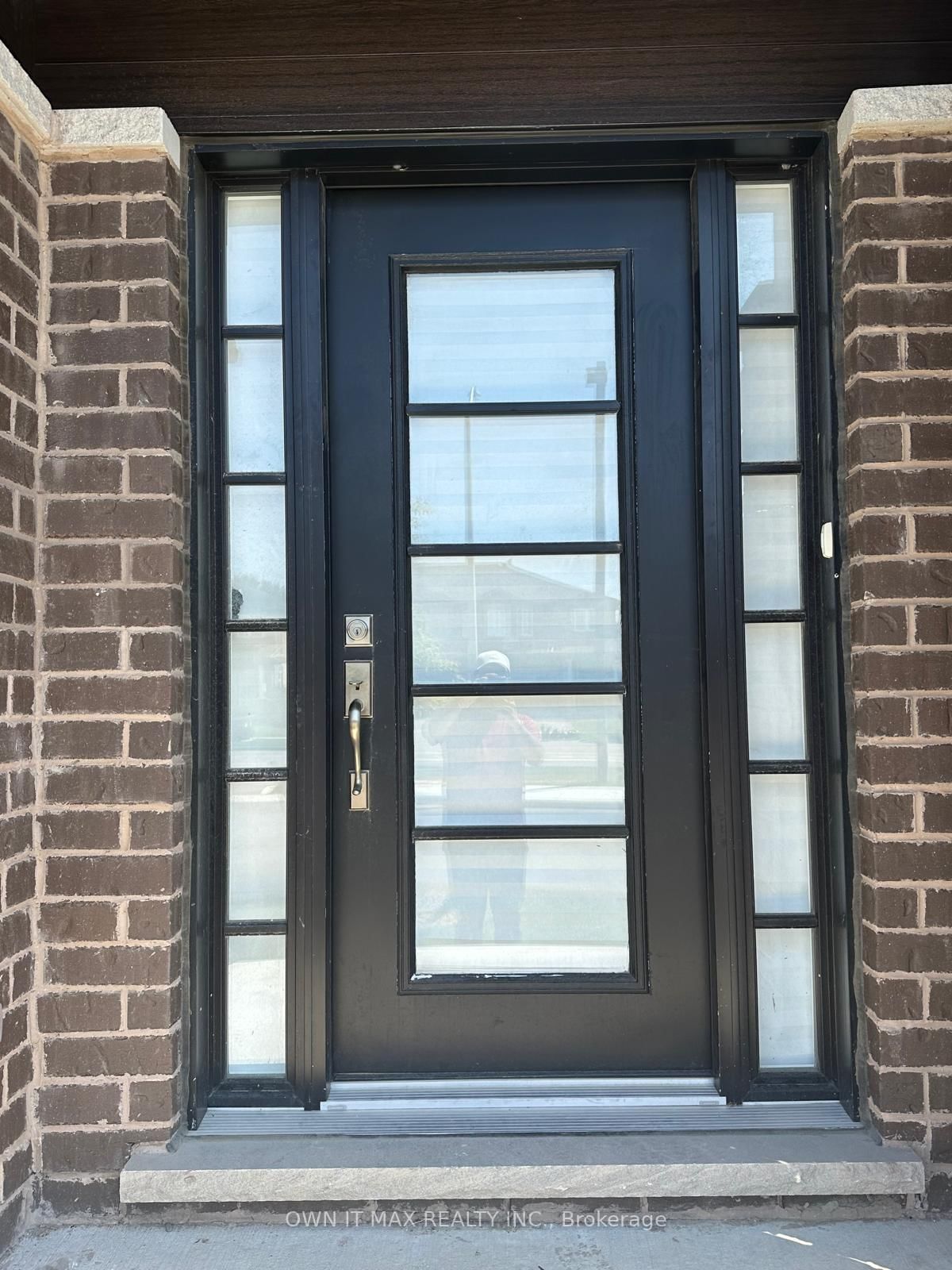 Listing Image 4
