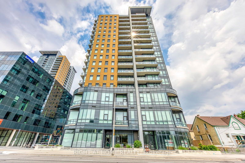 home for lease on 1102-100 Garment Street