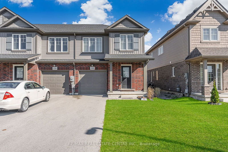 home for lease on 206 Heron Street