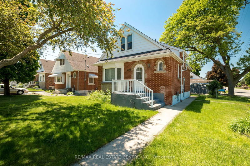 204 Parkdale Ave S Hamilton, L8K 3P6 | Image 1