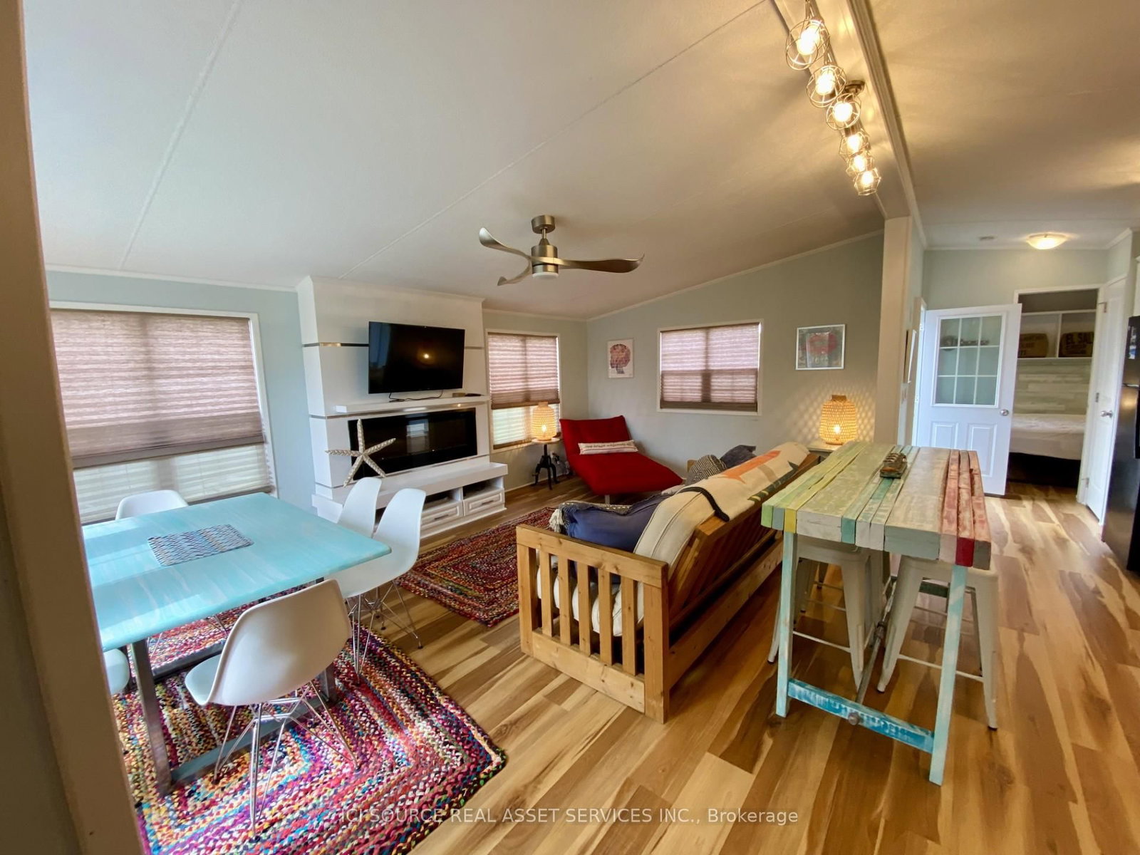 Listing Image 7