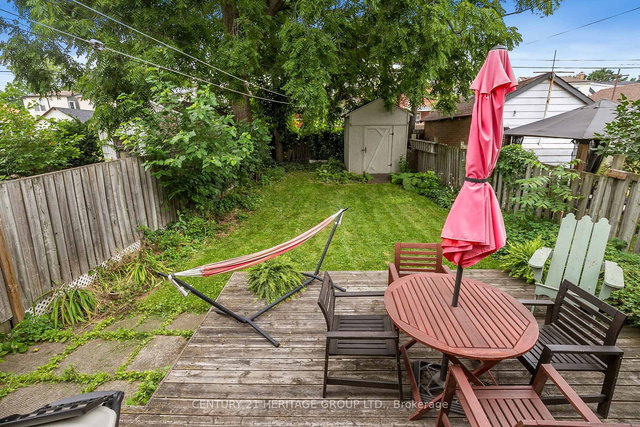 116 Rosslyn Avenue N