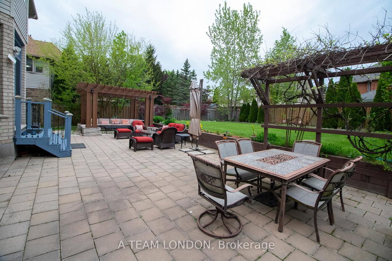 206 Ambleside Dr, London North, N6G 4P5 | Image 3