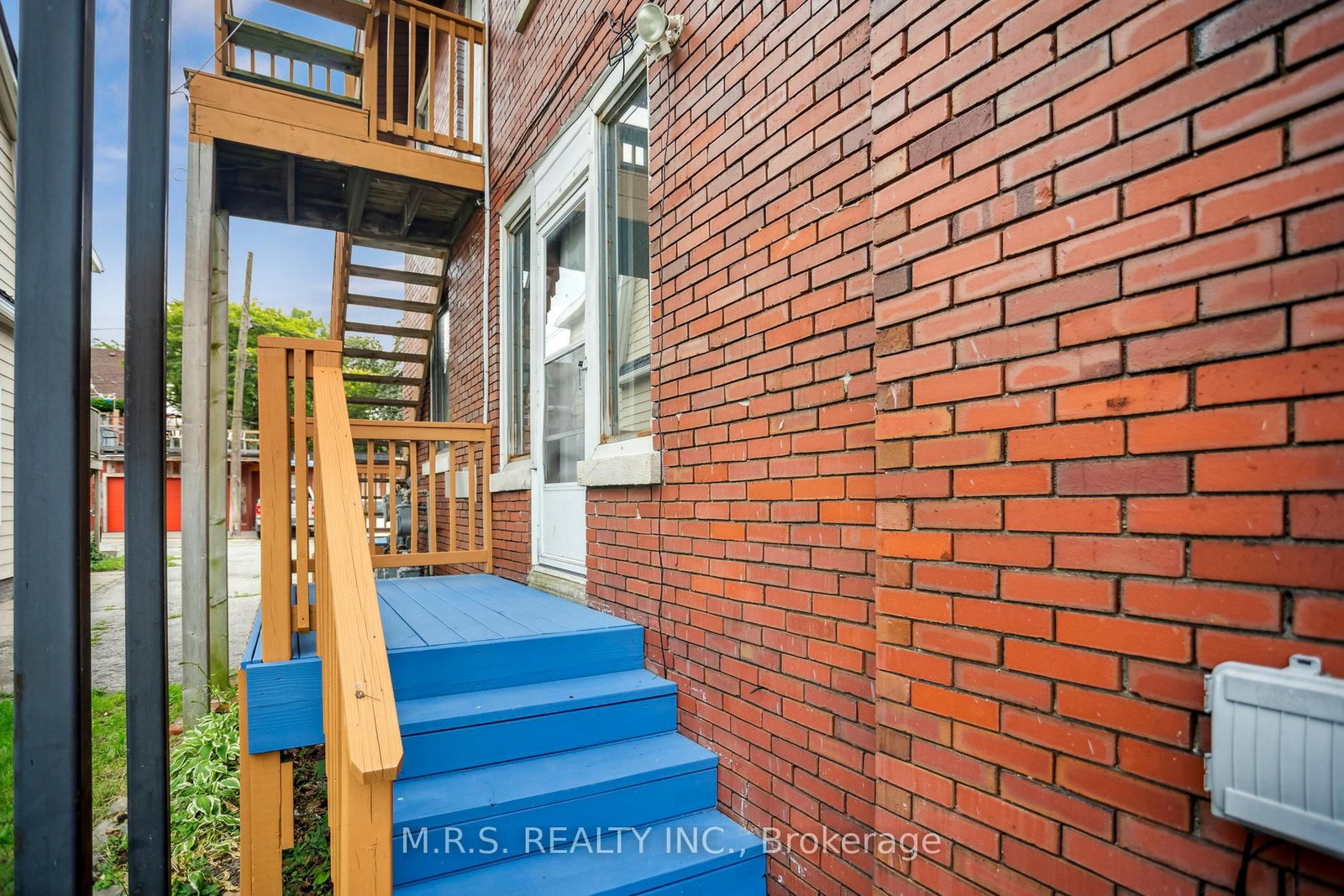 Listing Image 7