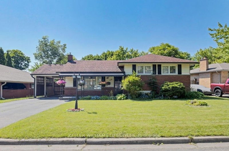 home for sale on 438 Magnolia Crescent