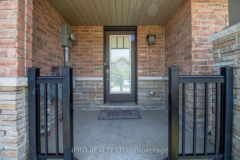 144 Crafter Cres, Hamilton, L8J 2V5 | Image 2