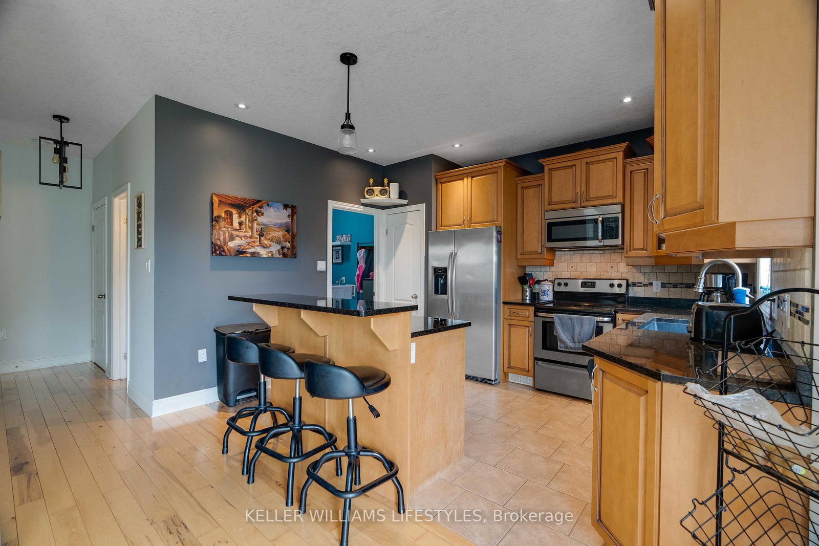 Listing Image 10